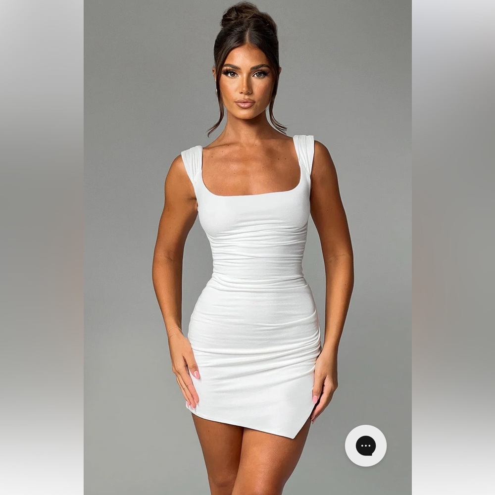 Elegant White Sleeveless Dress, NWT. Baby boo look alike